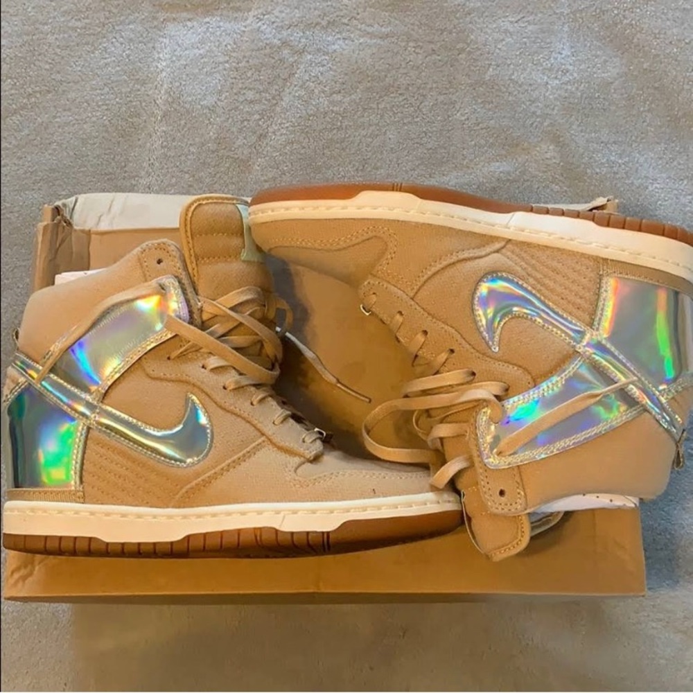Nike dunk sky high